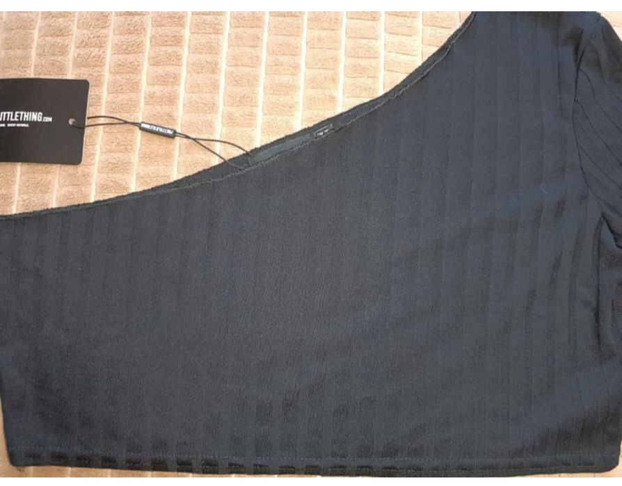 Продам топ prettylittlething