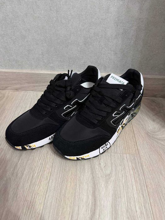 кросівки premiata