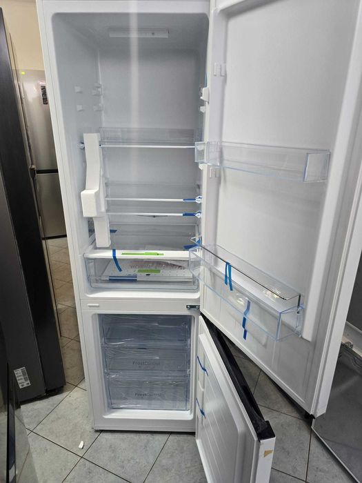 NOWA Lodówka Amica FK2525.4UNT(E) 176 cm Biała A9