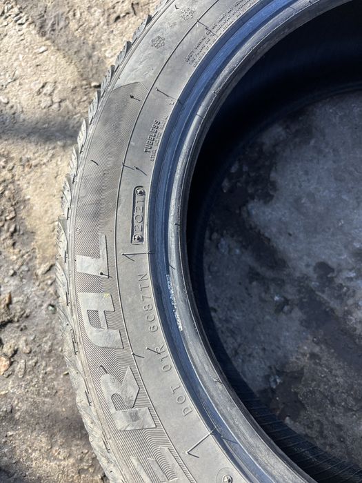 Зимова резина 215/55 r 18