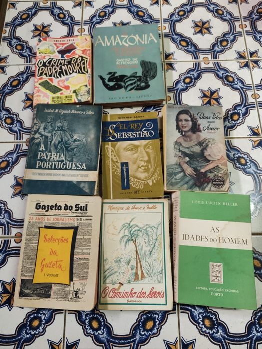 Livros antigos variados