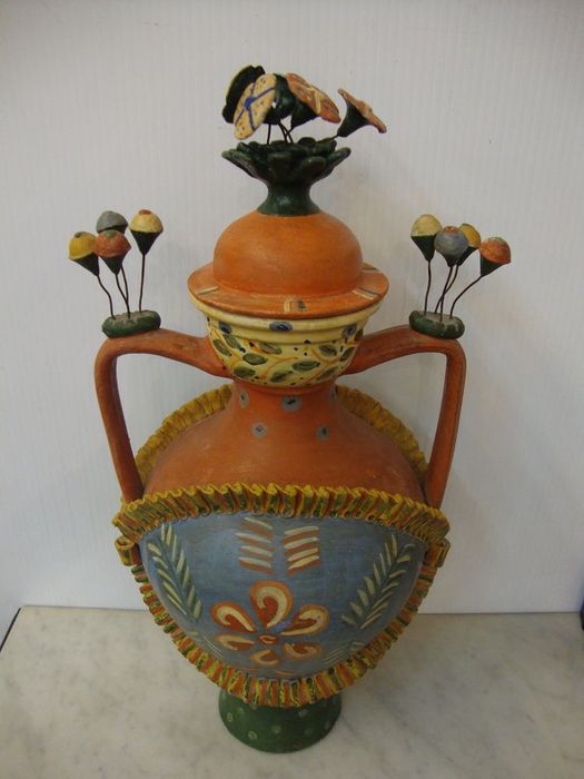 Peça antiga em terracota da Rosa Ramalho