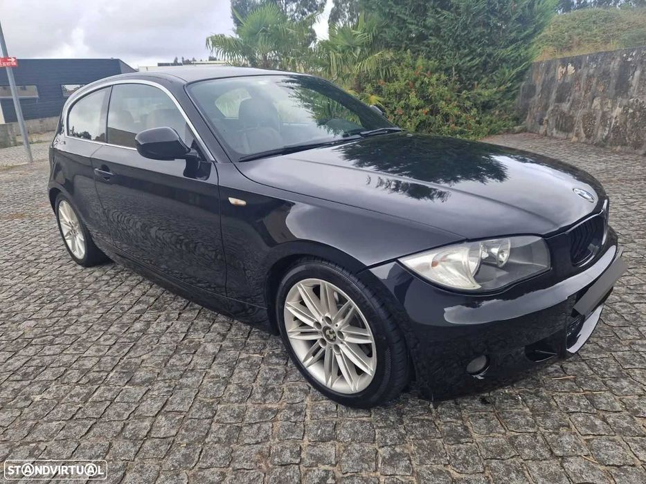 Vendo BMW Série 1 Coupé bem estimado e em óptimas condições gerais.