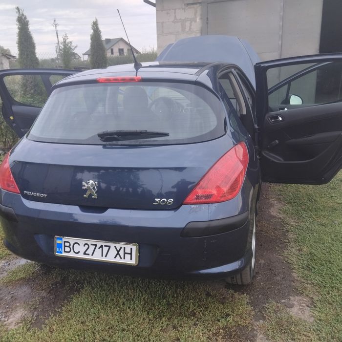 Продам пежо308  2008 рік ..обєм двигуна  1.6..бензин..