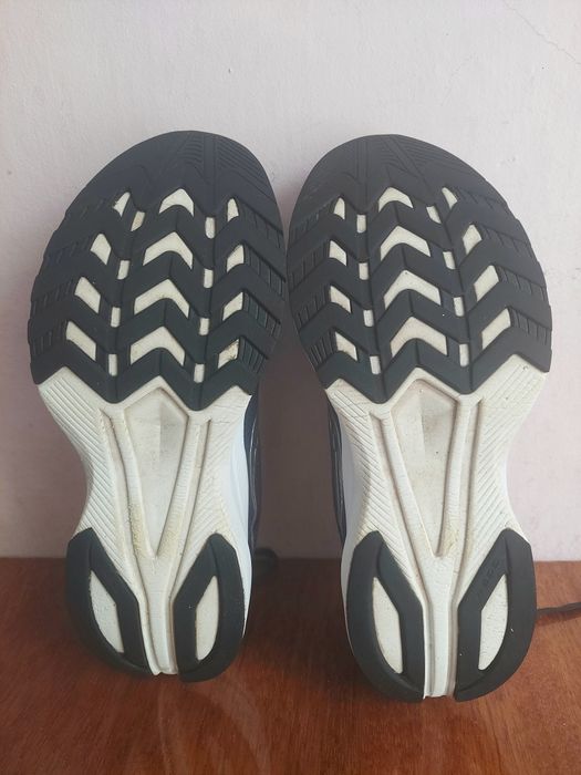 Кросівки бігові Saucony AXON 3 оригінал 


Розмір по бірці:
Us  8 UK 7
