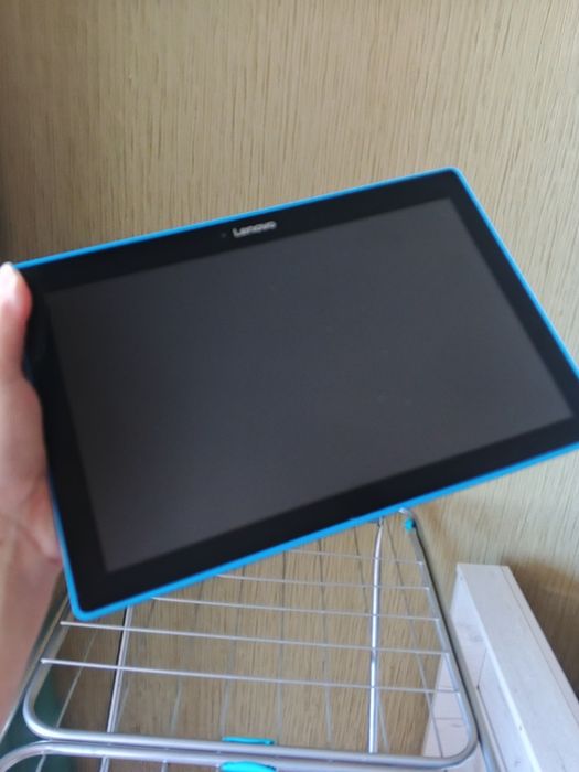 Планшет lenovo 10.1  идеальное состояние