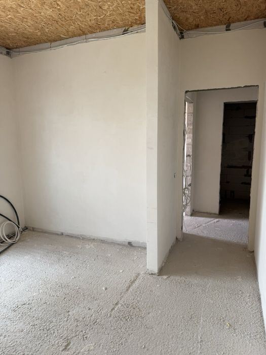 Неперевершена Американка поруч з лісом(!)