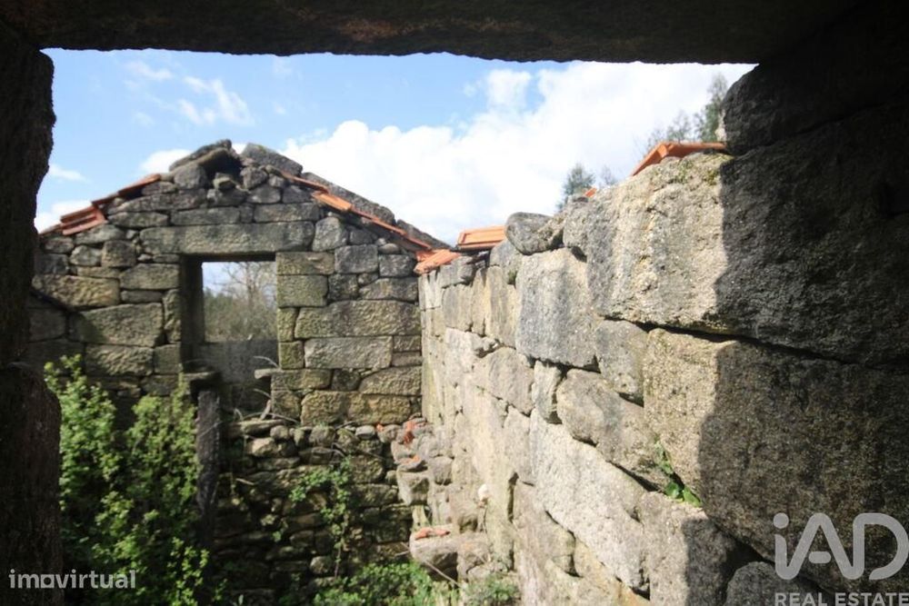 Casa rústica em Cambra e Carvalhal de Vermilhas de 3971 m2