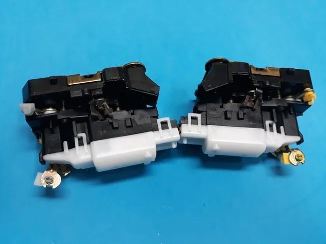 Fechadura fecho electrico Renault Kangoo  8200727508