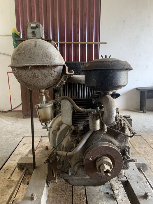 Бензиновий мотор