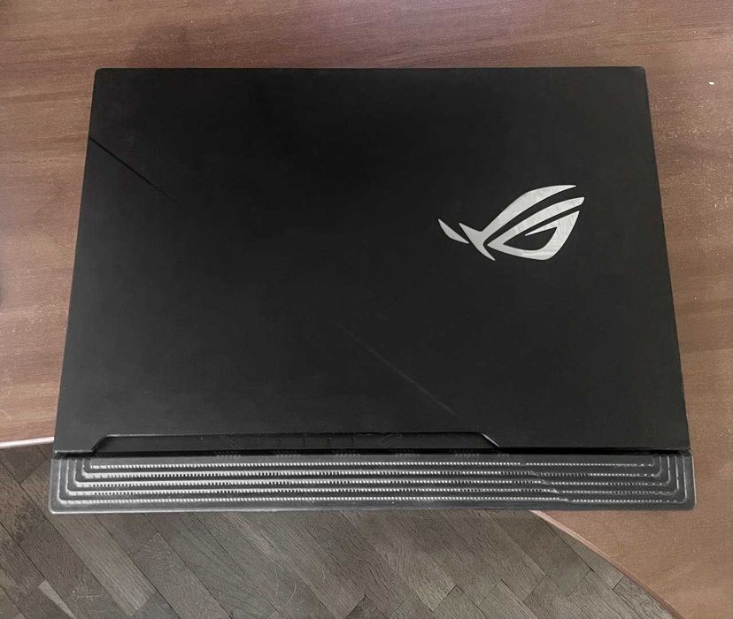 Продам ноутбук ROG STRIX SCAR 15 G532LW