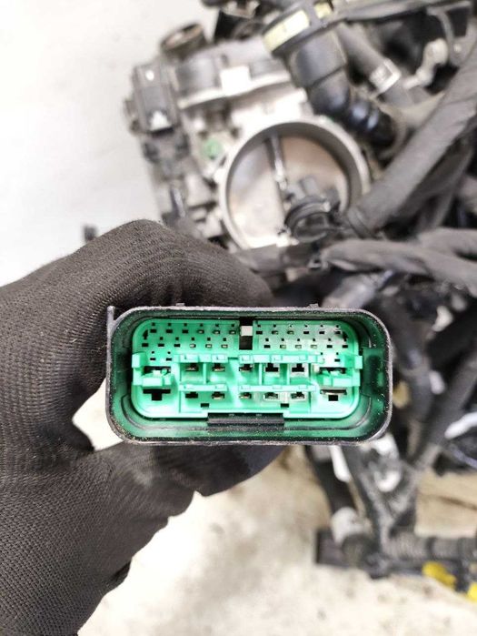 Jeep Wagoneer 2022 – kompletny silnik 5.7L z defektem.