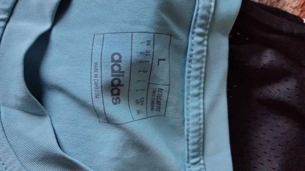 футболка adidas оригінал з бірками.