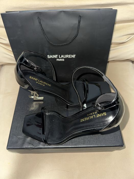 Salto YSL Yes Saint Laurent Paris