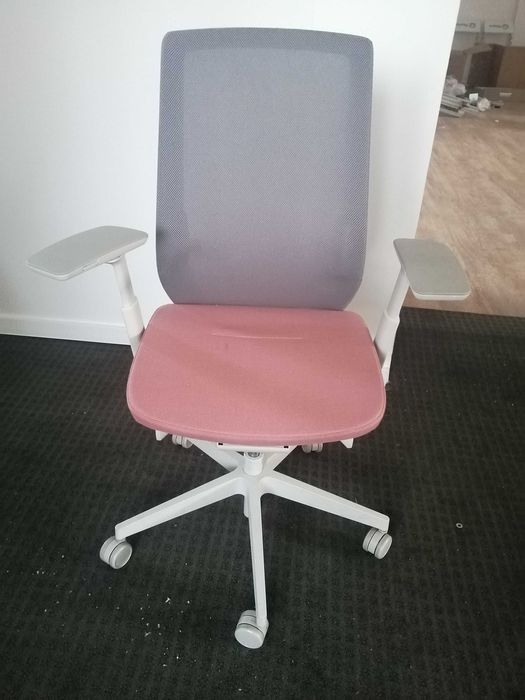 Fotel Biurowy Obrotowy Light Up ProfiM