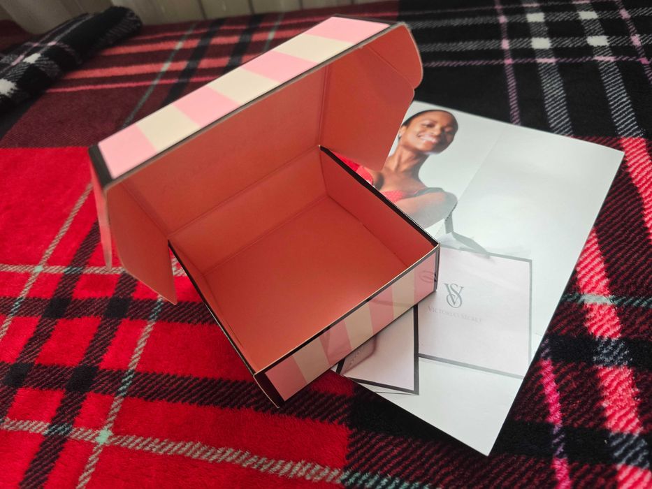 Pudełko Victoria's Secret rozmiar XS