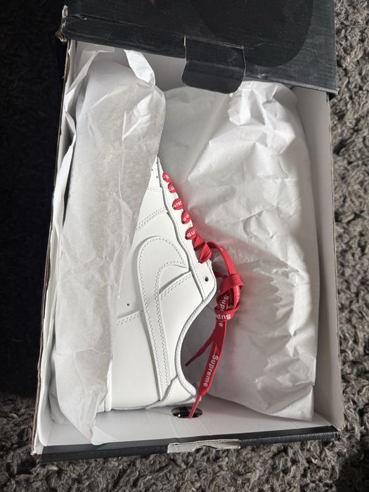 Suprame air force 1 size 42