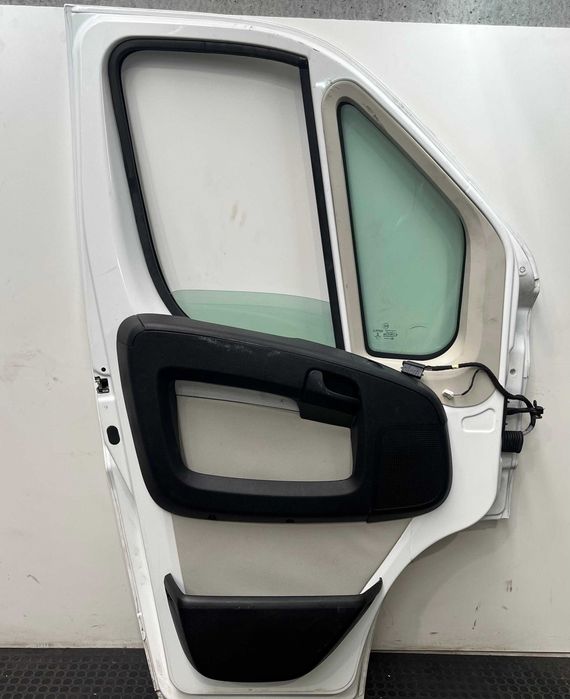 Porta frontal esquerda Peugeot Boxer/ Citroen Jumper (2018)