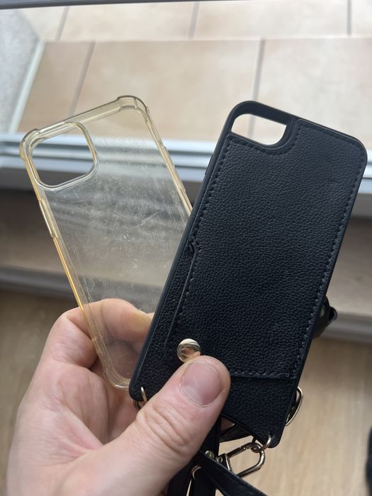 Dwa etyi w uzywanym stanie do Iphone 13 mini