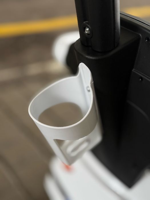 Толокар машинка с родительской ручкой белый ,розовый,красный