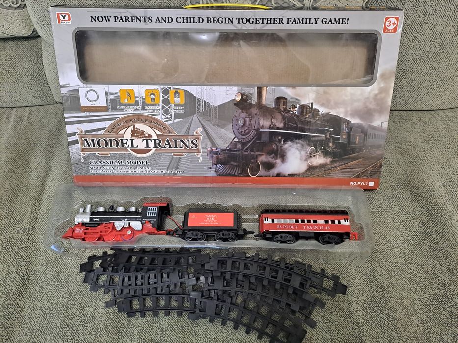 Залізна дорога з вагончиками