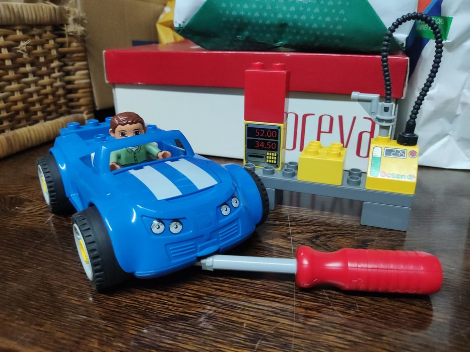 Lego Duplo carro e oficina