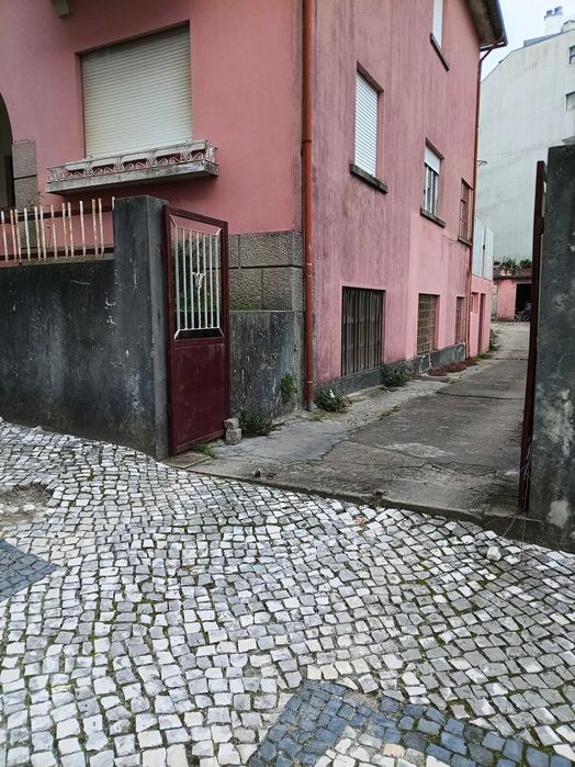 Armazém, atelier ou estúdio criativo com 200 m² em S. João da Madeira