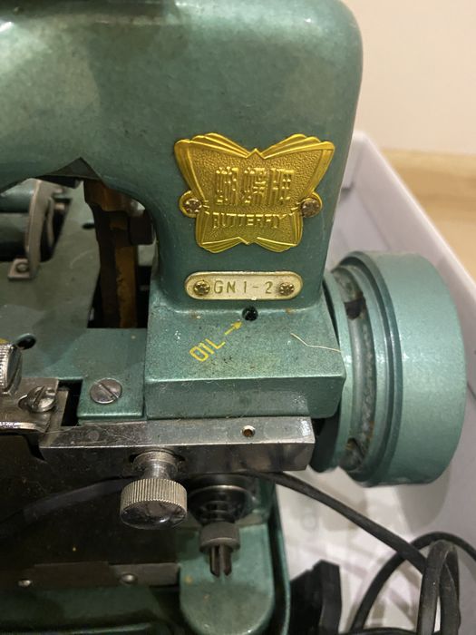 Продам оверлок Батерфляй