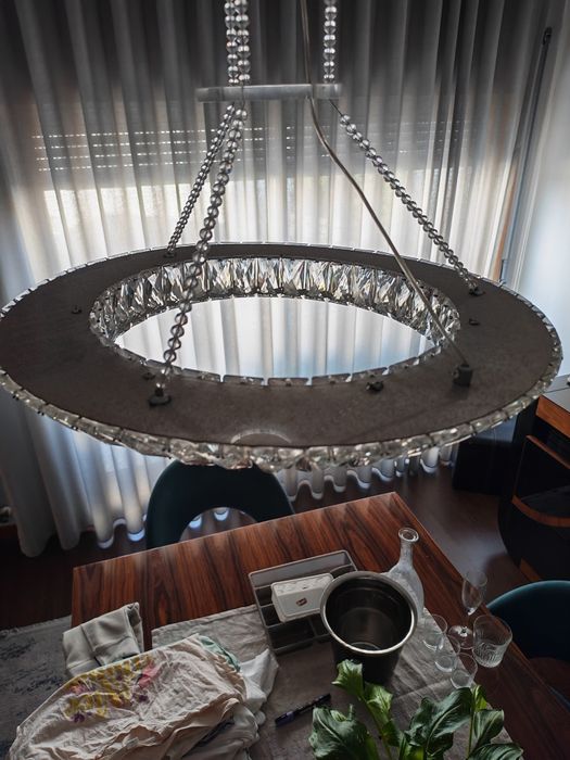 Candeeiro o de sala com 2 tipos de luzes