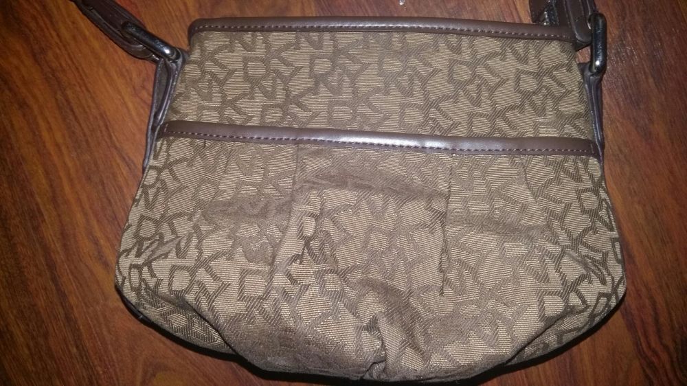 Torebka DKNY mała listonoszka Donna Karan