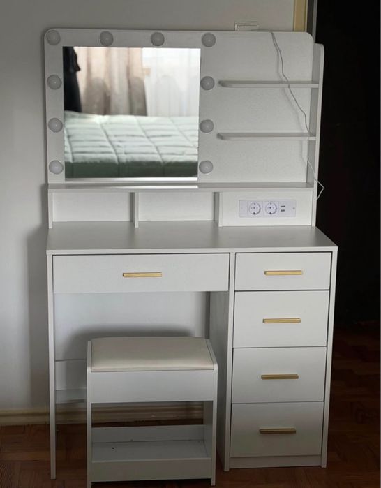 Tocador novo muito giro sem marcas de uso . Poderei enviar videos e ft