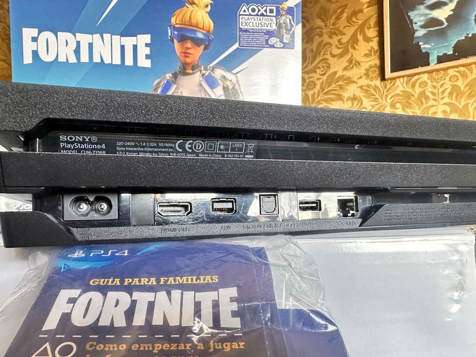 Vendo PS4 Pro 1TB - 4K HDR - Topo de Gama - IMACULADO