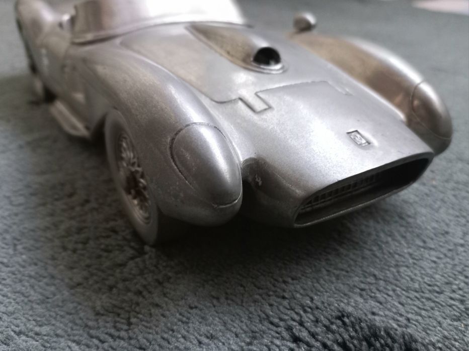 Ferrari 250 Testa Rossa, Estanho Puro escala 1/18