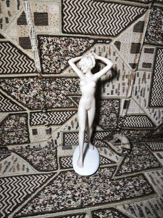 Статуэтка Парцеляновая Девушка Обнаженная Германия 40х Годов