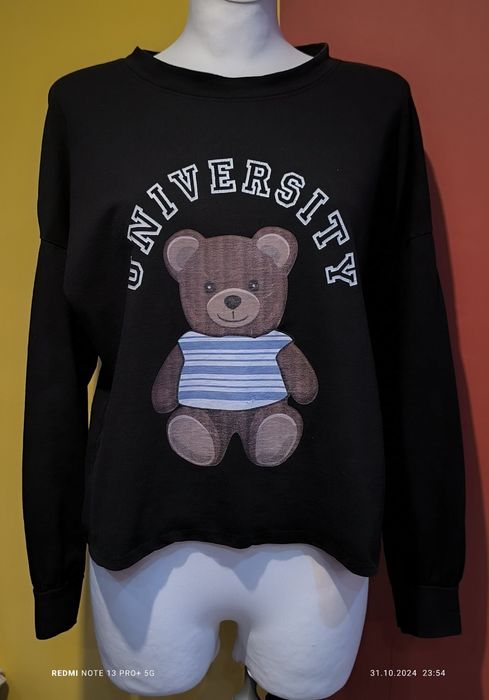 Fajna czarna bluza z misiem