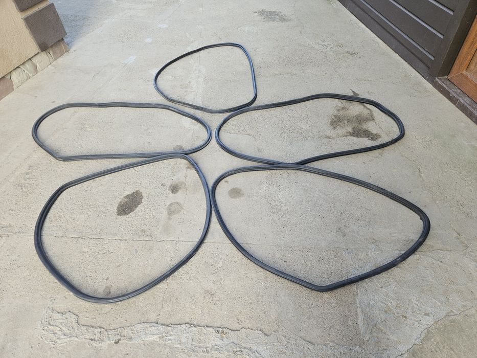 Уплотнітєль Передніх Задніх Дверей Кришки Багажника Опель Корса Д Opel