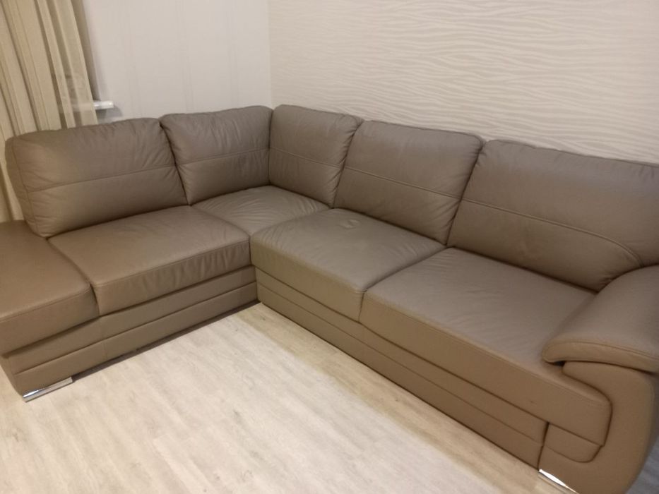 Шкіряний угловий (розкладний)  диван