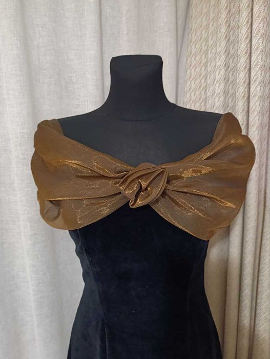 Платье бархатное с отделкой из органзы. Мини  H&M