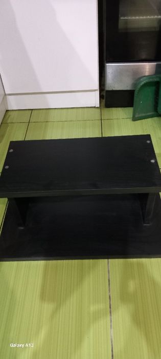 Czarna półeczką do powieszenia PRL