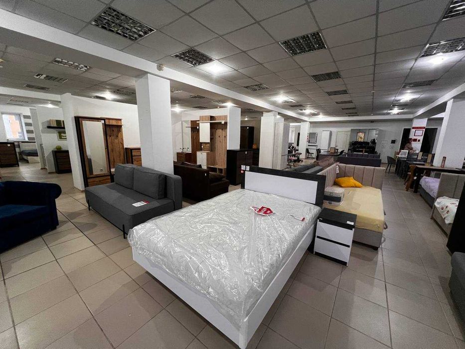 Продам 3-х поверхову окремо побудовану будівлю комерц. призначення