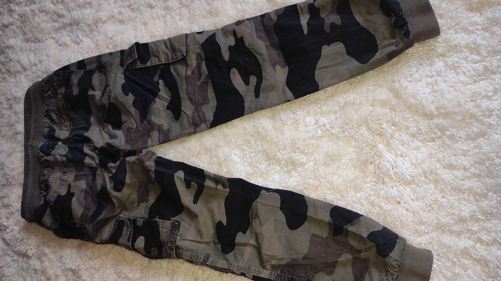 Продам штани р.42 та піксельні, шорти р.32