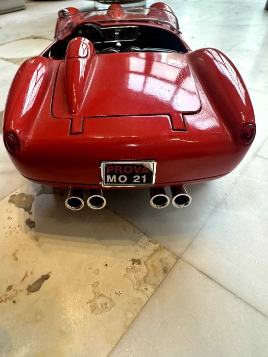 Ferrari 250 Testa Rossa 1957 – 1:18 Bburago model - Collector