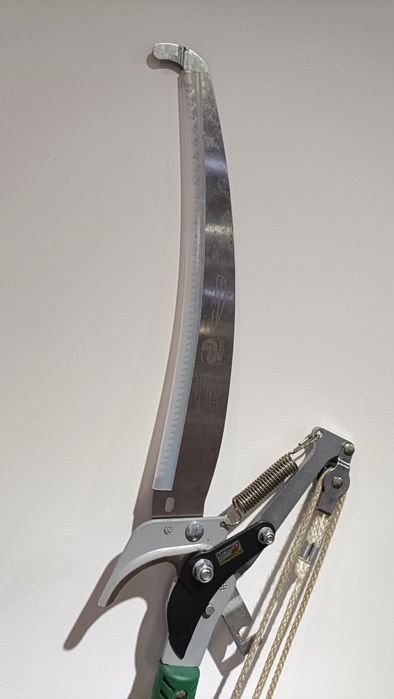 Corta Ramos Telescópico com Serra.