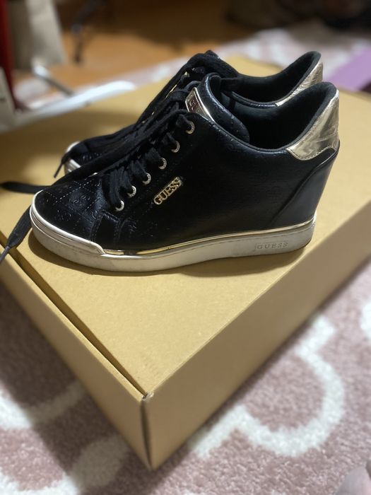 Ténis marca Guess