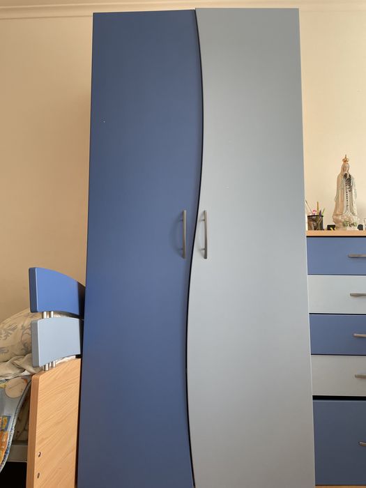 Roupeiro de duas portas