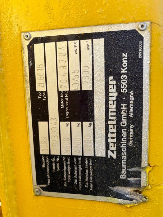 Pá carregadora Zettelmeyer ZL 601 B – Balde e Garfos