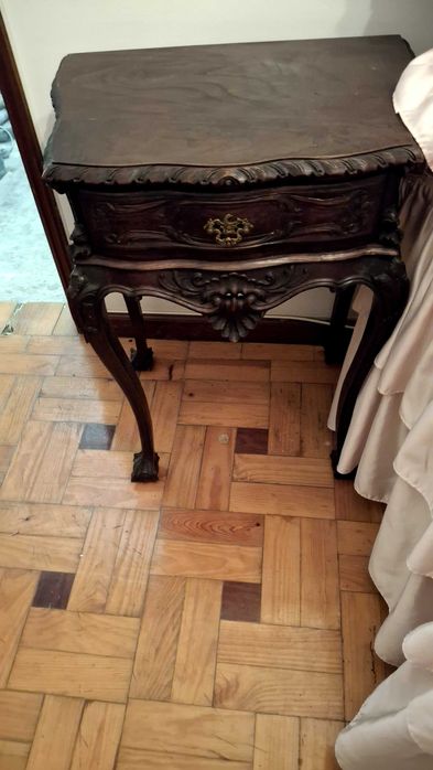 Quarto completo antigo