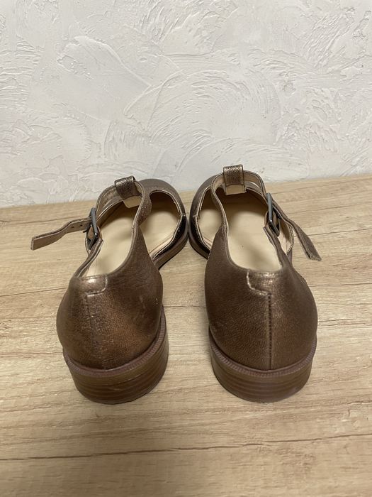 Золоті туфлі Clarks, 42 розмір, натуральна шкіра.