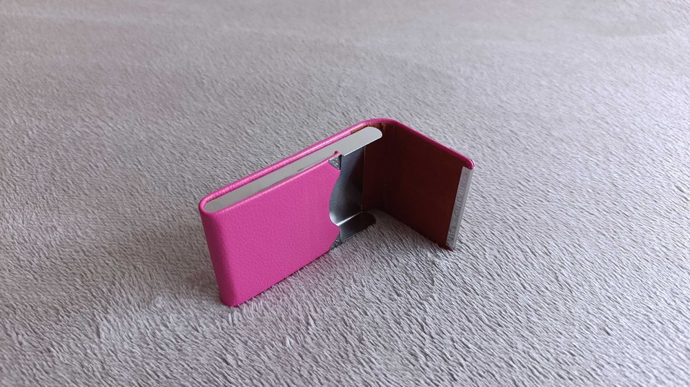 Eleganckie skórzane różowe etui na wizytówki/ karty bankowe NOWE