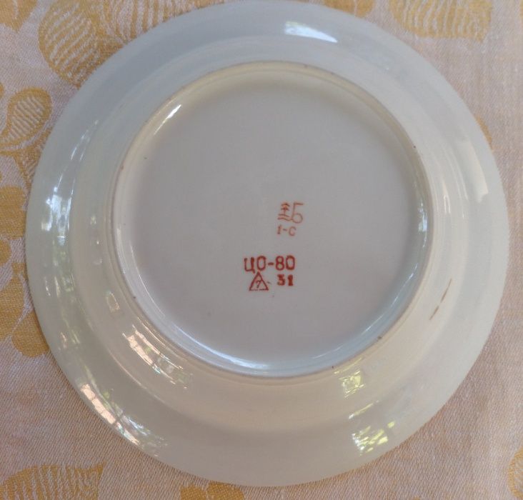 Новые красивые тарелки с позолотой. Суповые, обеденные, полупорц. СССР ...